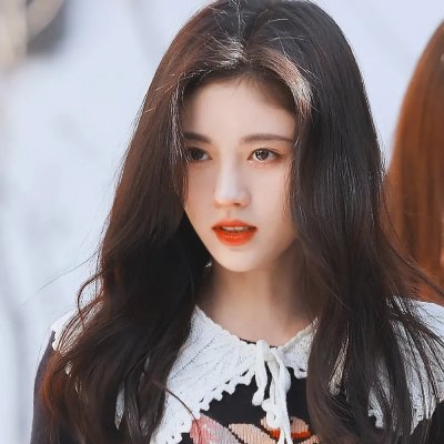 背鸭子的男孩